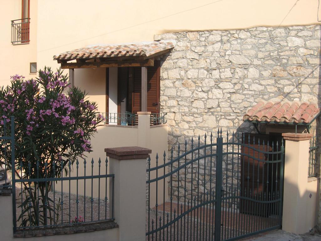 באוני B&B Issicoro מראה חיצוני תמונה
